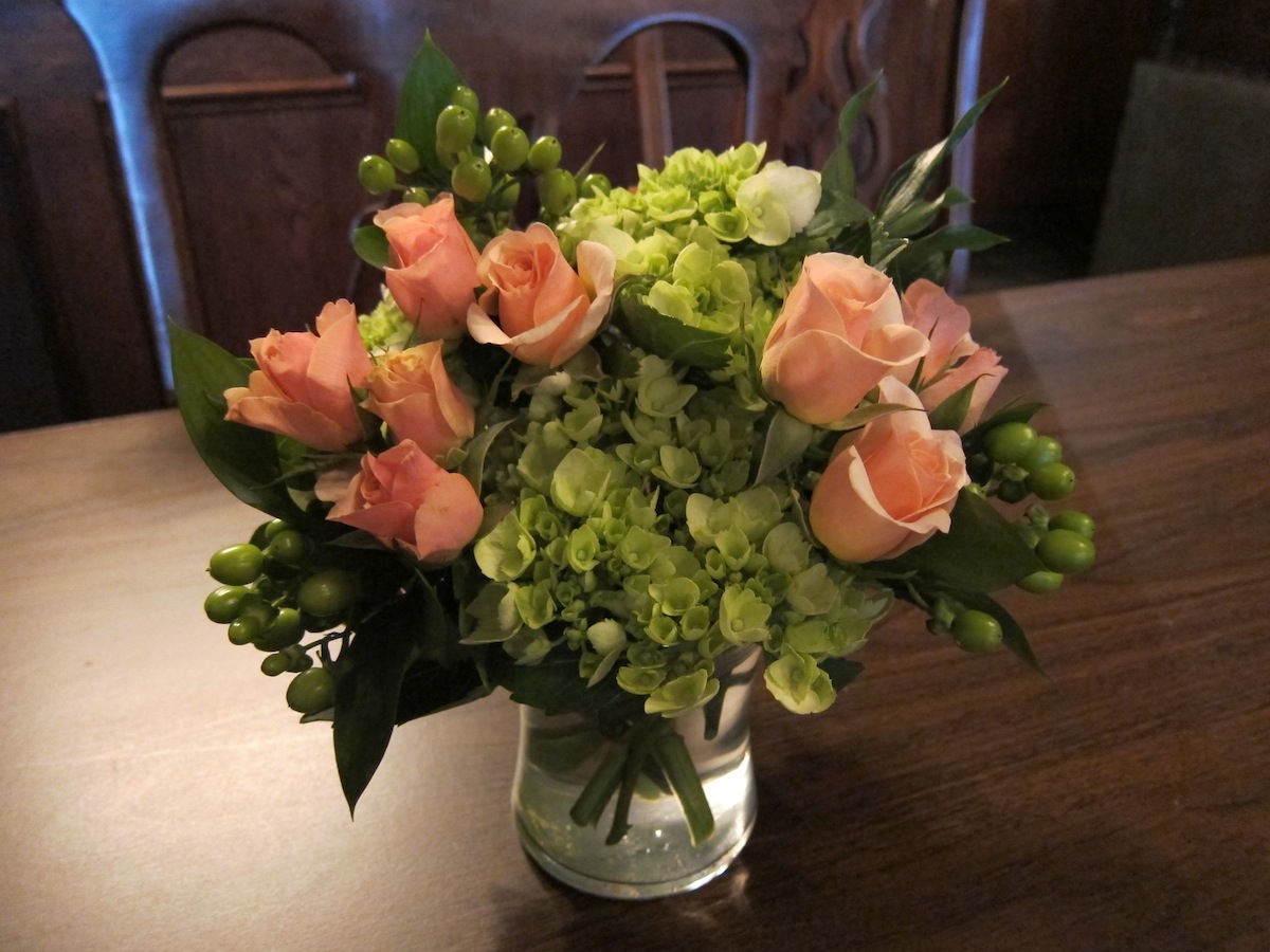 small-hydrangeas-and-spray-roses