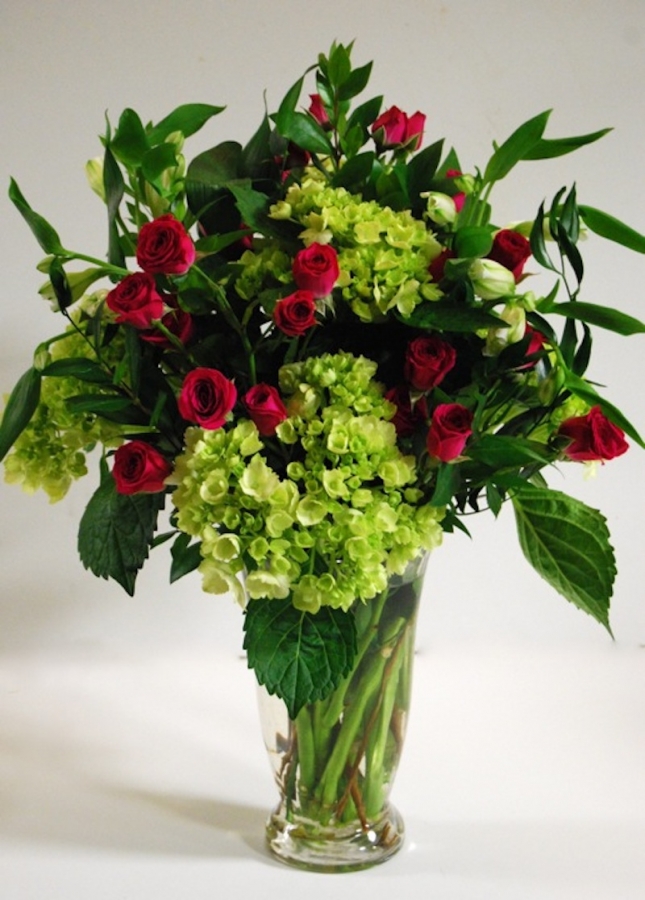 vase-hydrangea and spray-roses